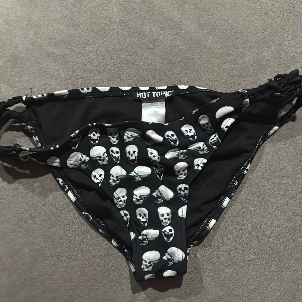 Hot Topic Skull Print Bikini Bottom